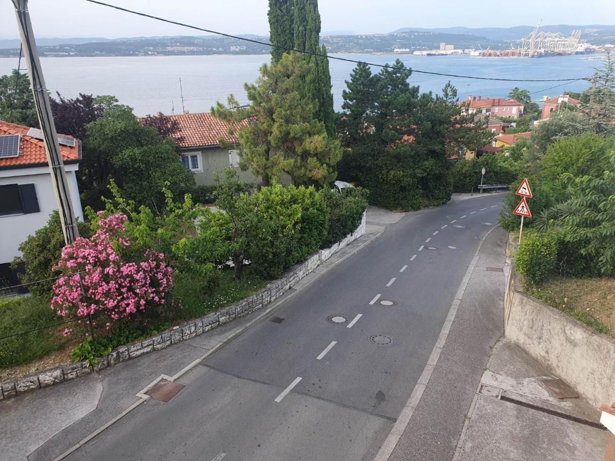 Apartma Lana21 Apartment Koper Bagian luar foto