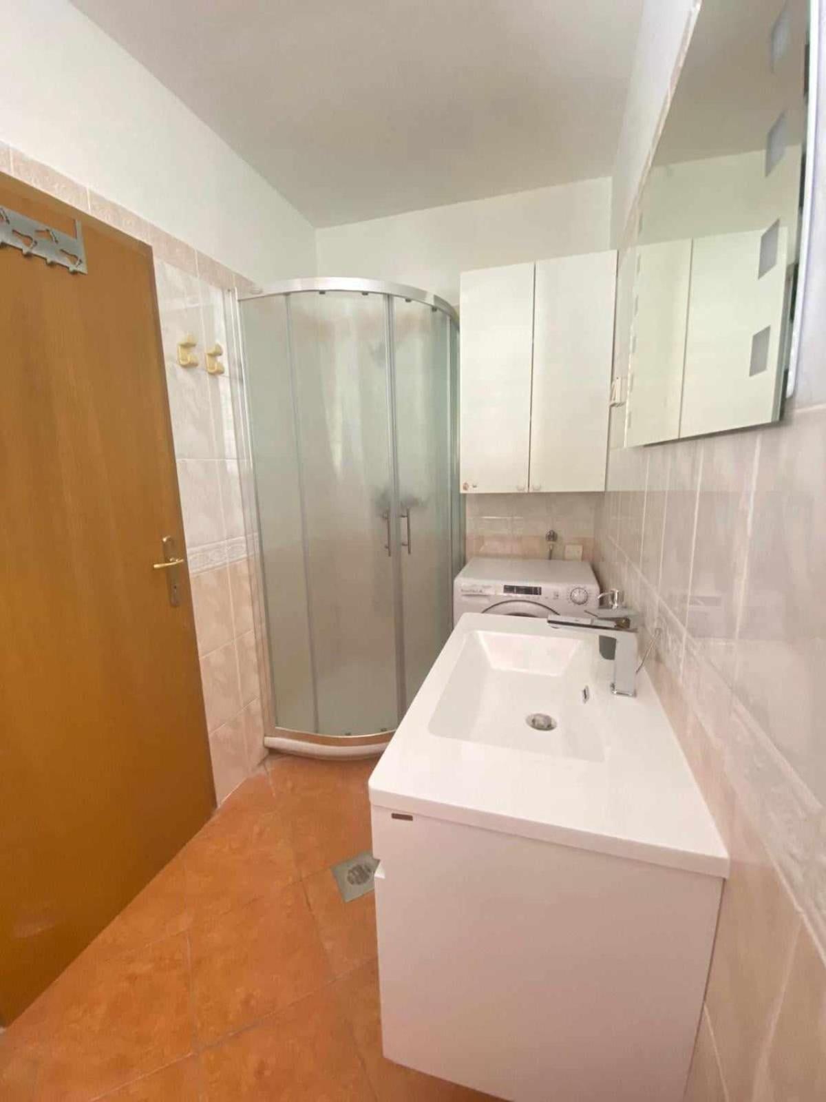Apartma Lana21 Apartment Koper Bagian luar foto